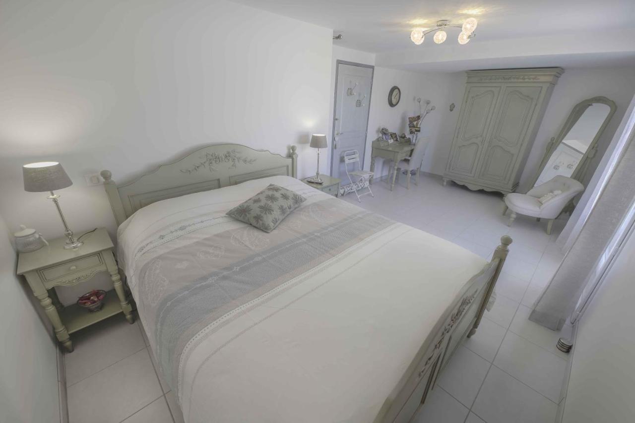Domaine La Garenne Bed & Breakfast Reilhaguet Eksteriør bilde